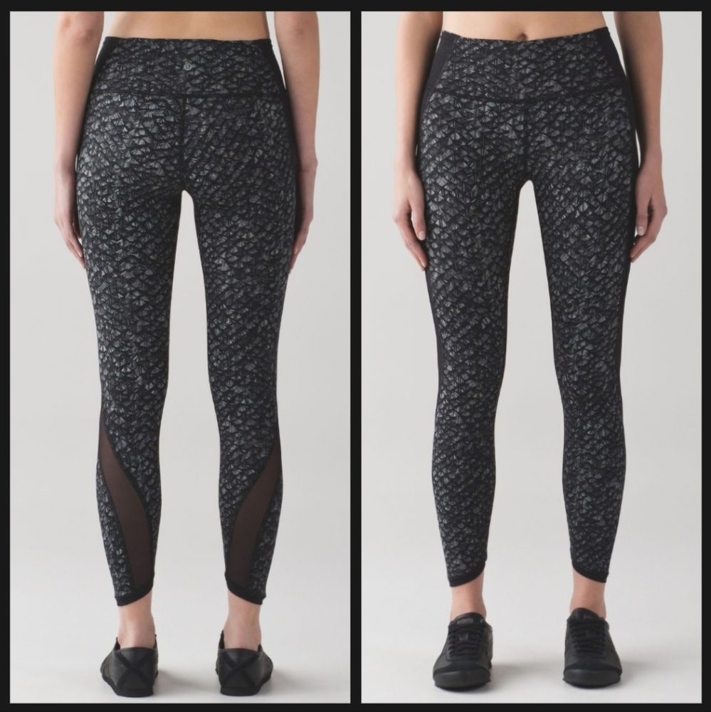 Lululemon Featherlight Tight Iridescent Multi Black / Black